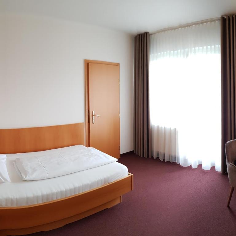 Hotel-Restaurant Teuschler-Mogg Bad Waltersdorf inklusiv Genusscard - Habitación Individual con balcón - 2