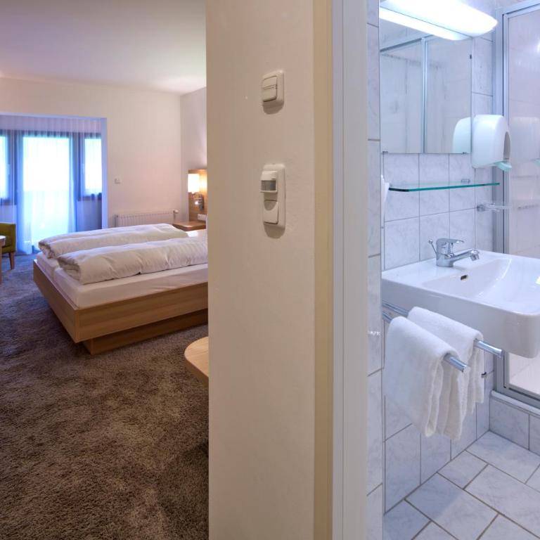 Geniesserhotel Alpin GmbH - Double Room , category "Rofanblick" - 4