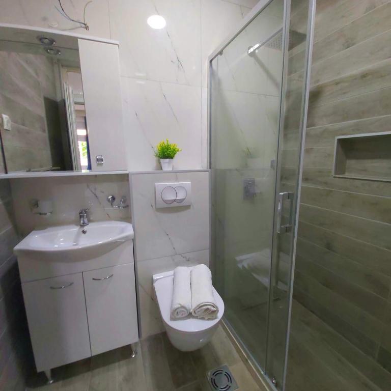 Sun Apartments - Deluks Dvokrevetna Soba sa Bračnim Krevetom - 6