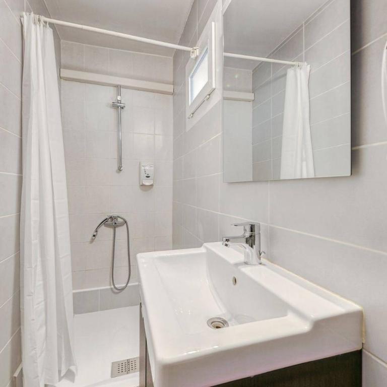 Hôtel Vila - Chambre Familiale - 9