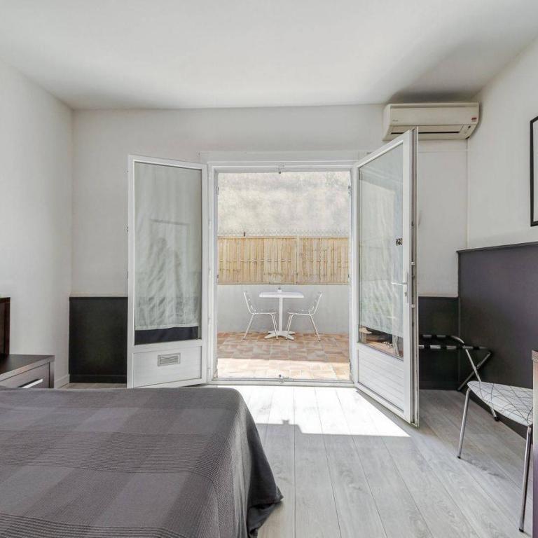 Hôtel Vila - Chambre Double avec Terrasse - 3