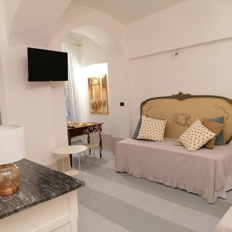 Corte delle Camelie Bed and Breakfast - King Room - 19