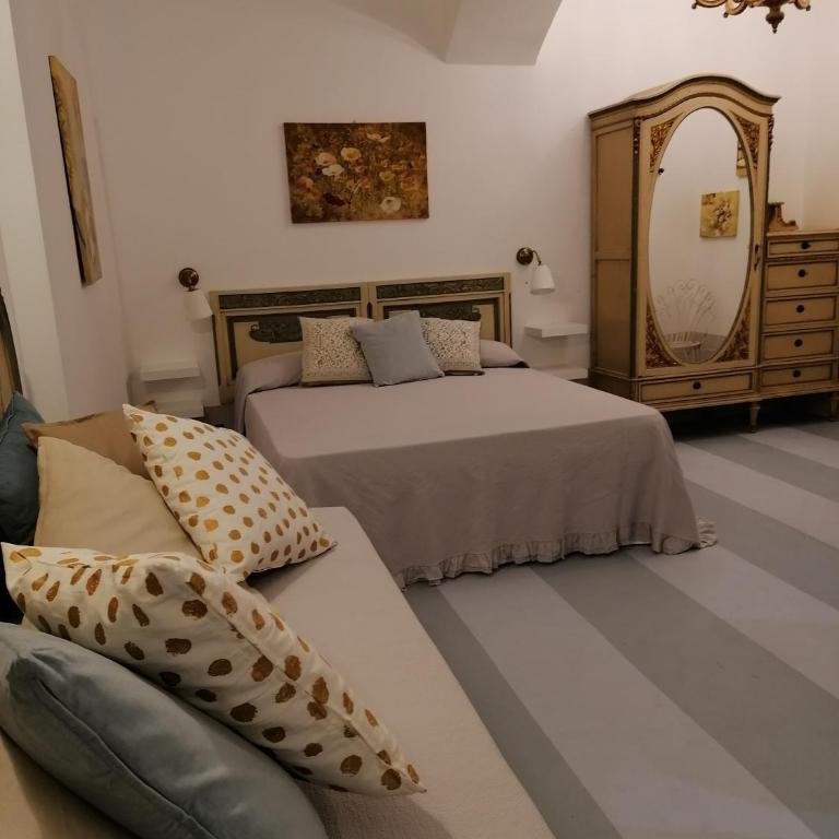 Corte delle Camelie Bed and Breakfast - King Room - 9