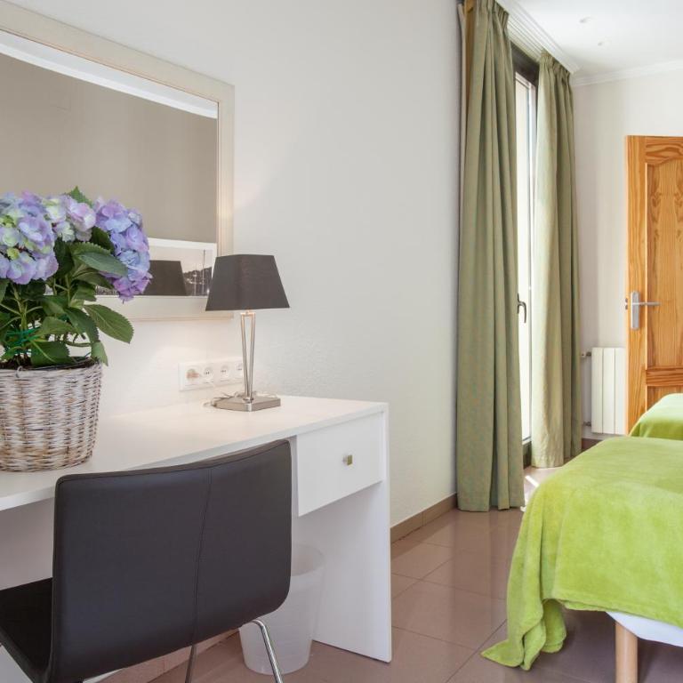 BCNGOTIC 41 - Three-Bedroom Apartment - 6