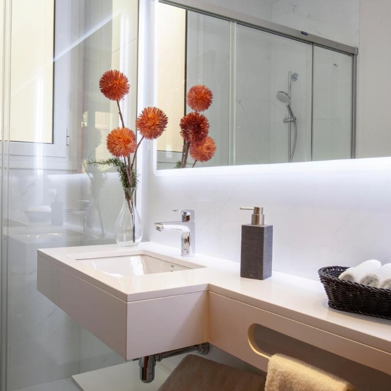 BCNGOTIC 41 - Three-Bedroom Apartment - 10