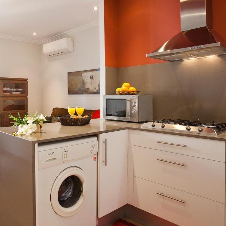 BCNGOTIC 33 - Three-Bedroom Apartment - 11
