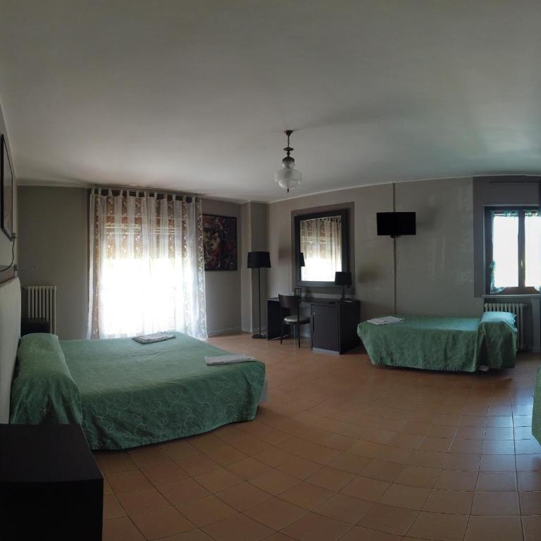 Hotel Cristina - Camera Familiare con Balcone - 1