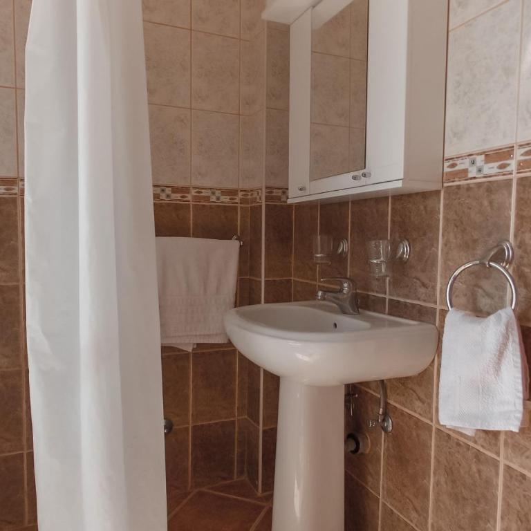 Guest house Naser - Porodična Soba sa Balkonom i Pogledom na More - 16