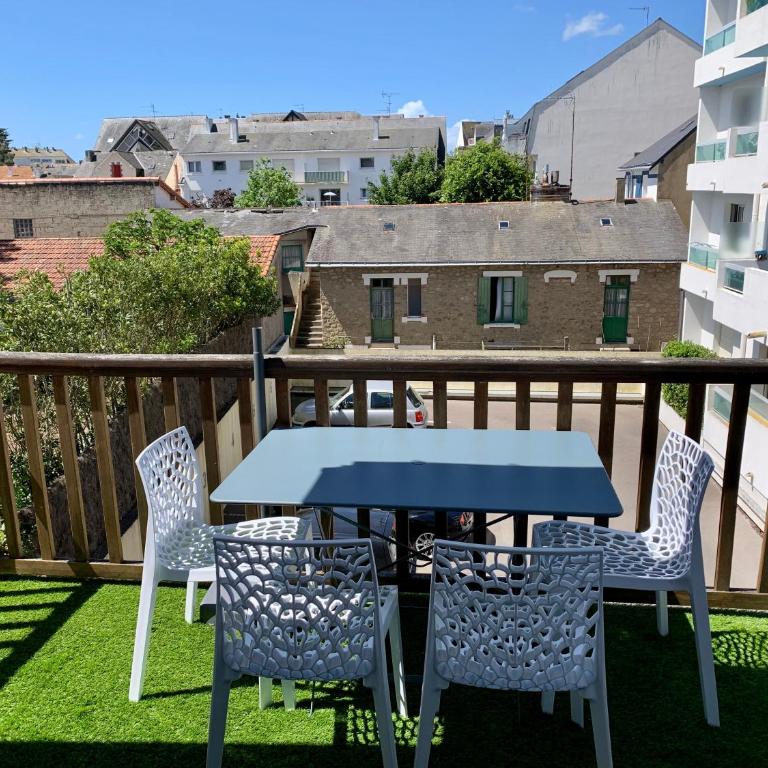 LA BAULE - COUP DE CŒUR – T3 - Tout à Pied - Two-Bedroom Apartment - 3
