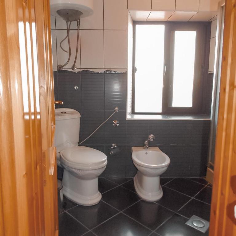 Guest house Naser - Dvokrevetna Soba sa Bračnim Krevetom i Pogledom na More - 10