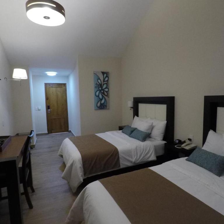 Hotel Villa Murano - Superior Quadruple Room - 8