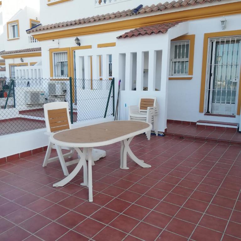 LUJOSO ADOSADO de TRES HABITACIONES en VERA PLAYA A 200 METROS DEL MAR - Casa de 3 dormitorios - 26