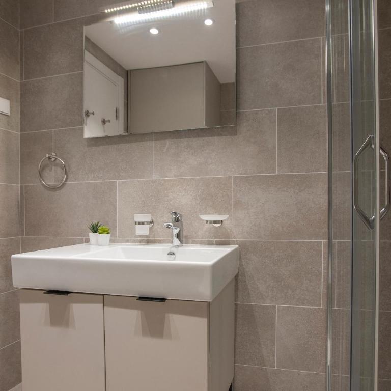 Fontana Seafront Residences - Apartman sa 2 Spavaće Sobe - 5