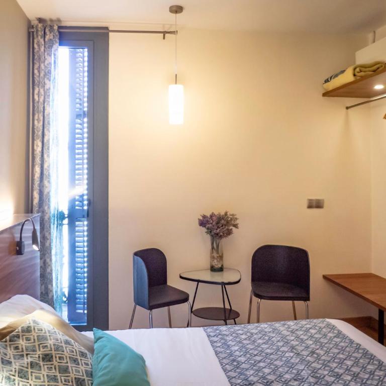 Pension Ciudadela - Habitación Doble con cama supletoria y baño privado - 6