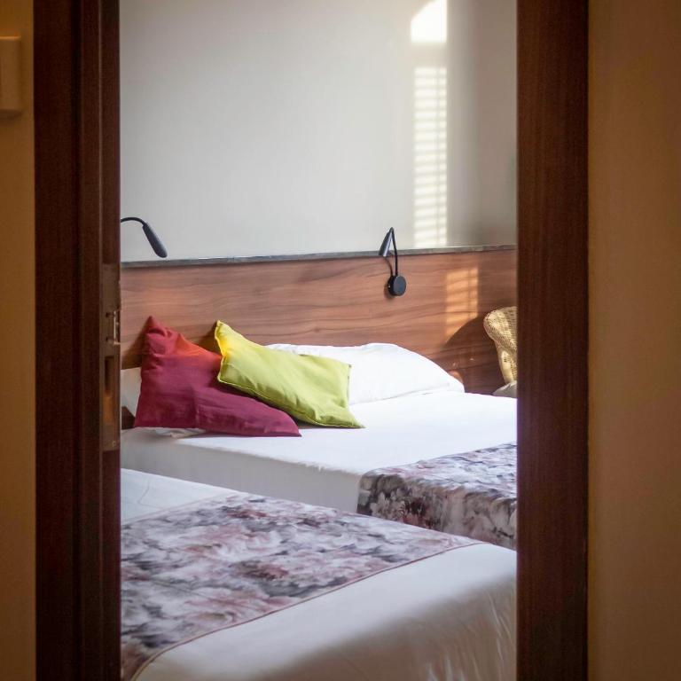Pension Ciudadela - Habitación Doble con cama supletoria y baño privado - 14