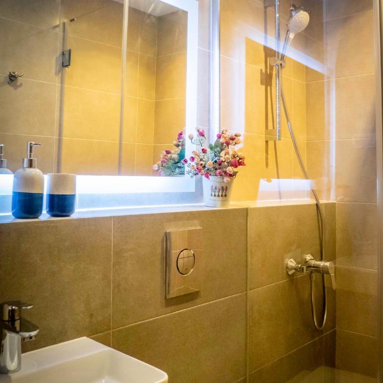 Pension Ciudadela - Habitación Familiar con baño privado - 8