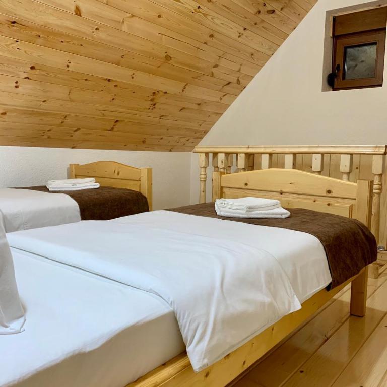 B&B Izvor - Trokrevetna Soba sa Sopstvenim Kupatilom - 2