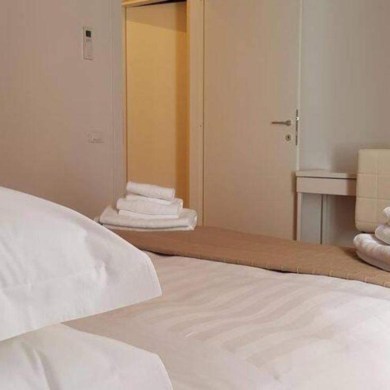 Restored Apartment - Stunning Pantheon View - Three-Bedroom Apartment - 4