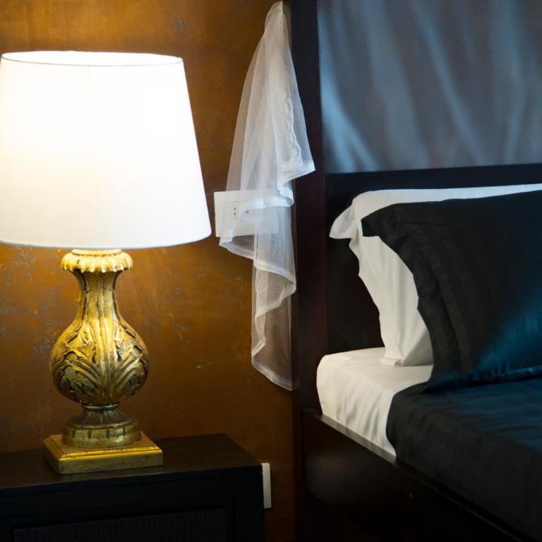 Le Boutique Luxury Rooms diffused in historical center - Camera Matrimoniale con Bagno Privato - 2