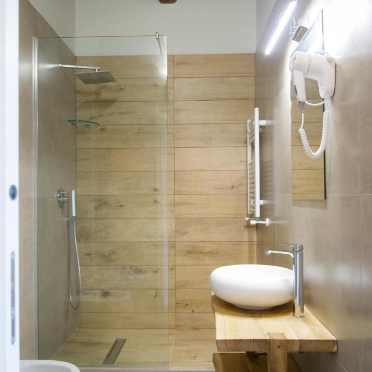 Le Boutique Luxury Rooms diffused in historical center - Camera Matrimoniale con Bagno Privato - 4