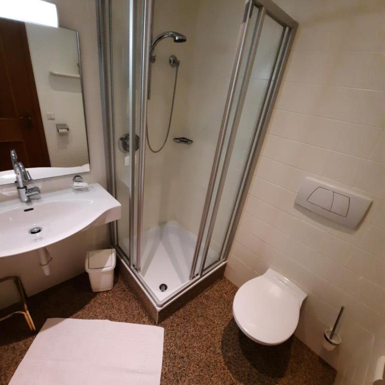 Gästehaus Burgi - Doppelzimmer - 6