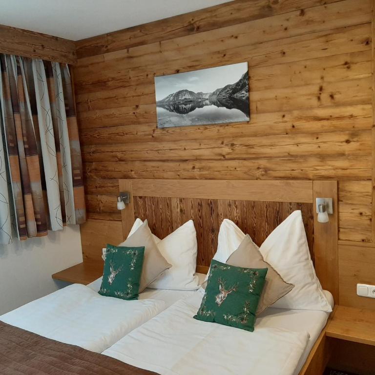 Pension Ballwein - Doppelzimmer mit Balkon oder Terrasse - 2