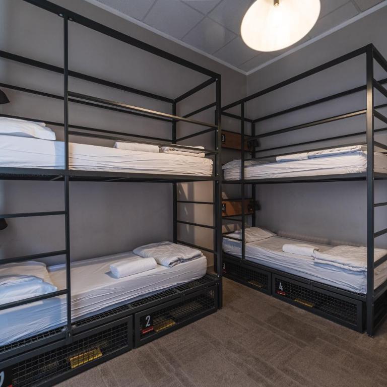 YellowSquare Rome - Posto Letto in Dormitorio Misto con 8 Letti - 4
