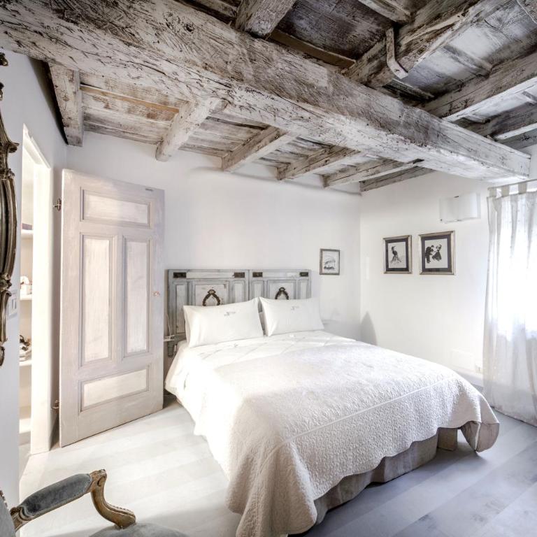 Corte delle Camelie Bed and Breakfast - Double Room with Private Bathroom - 10