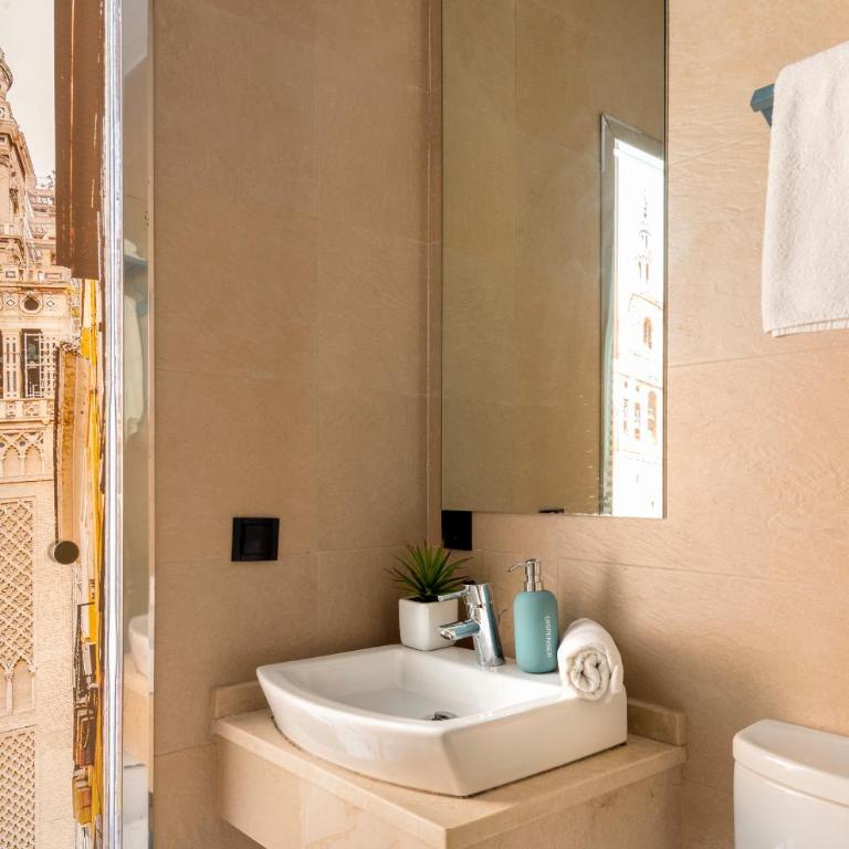 Cathedral Luxury Studio, Swimming Pool and Cathedral Views - Estudio - 12