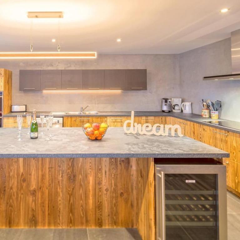 Chante Merle - Chalet - BO Immobilier - Reduced prices on ski passes Châtel & Portes du Soleil - Chalet 6 Chambres - 10