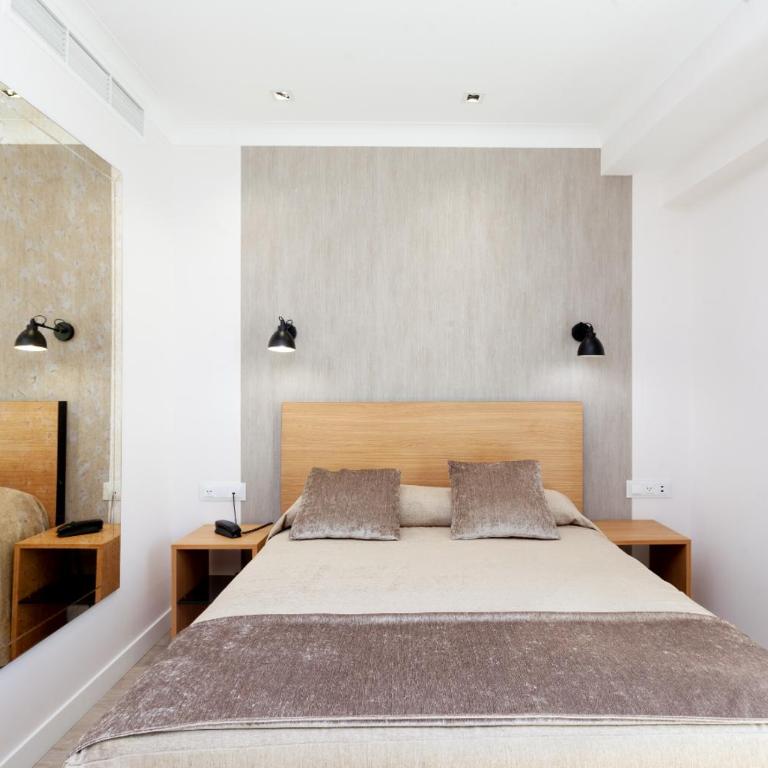 Hotel Europa - Premium Double Room with Terrace and Puerta del Sol Views - 5