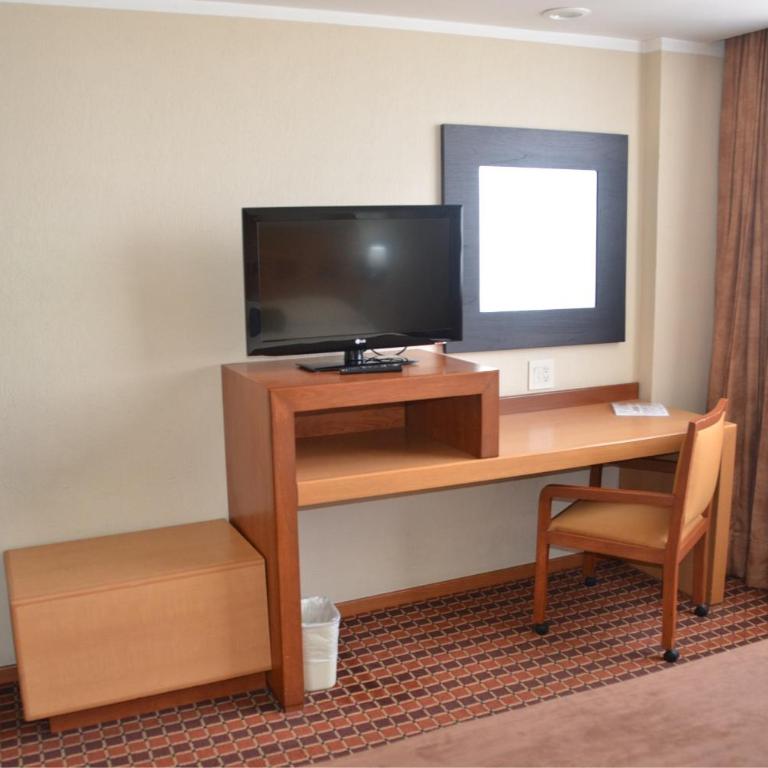 Hotel Mirabel - King Room - 1