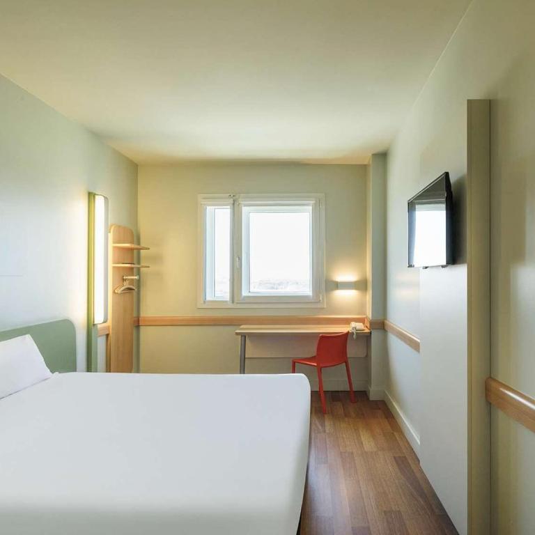 Ibis Budget Málaga Aeropuerto Avenida de Velazquez - Habitación Doble Estándar - 4