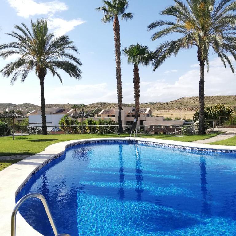 BAJO con JARDÍN PROPIO EN VALLE DEL ESTE GOLF!! - Apartamento de 2 dormitorios - 6