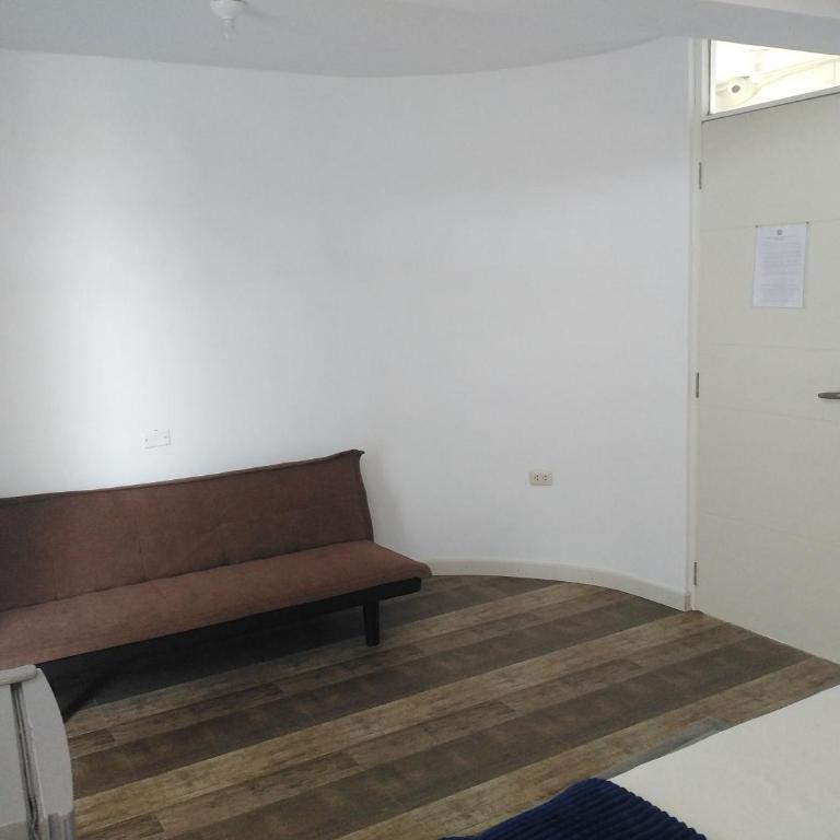 Hospedaje Nuna - Playa Huanchaco - Double Room with Terrace - 3