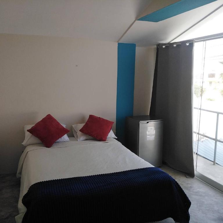 Hospedaje Nuna - Playa Huanchaco - Double Room with Balcony and Sea View - 1