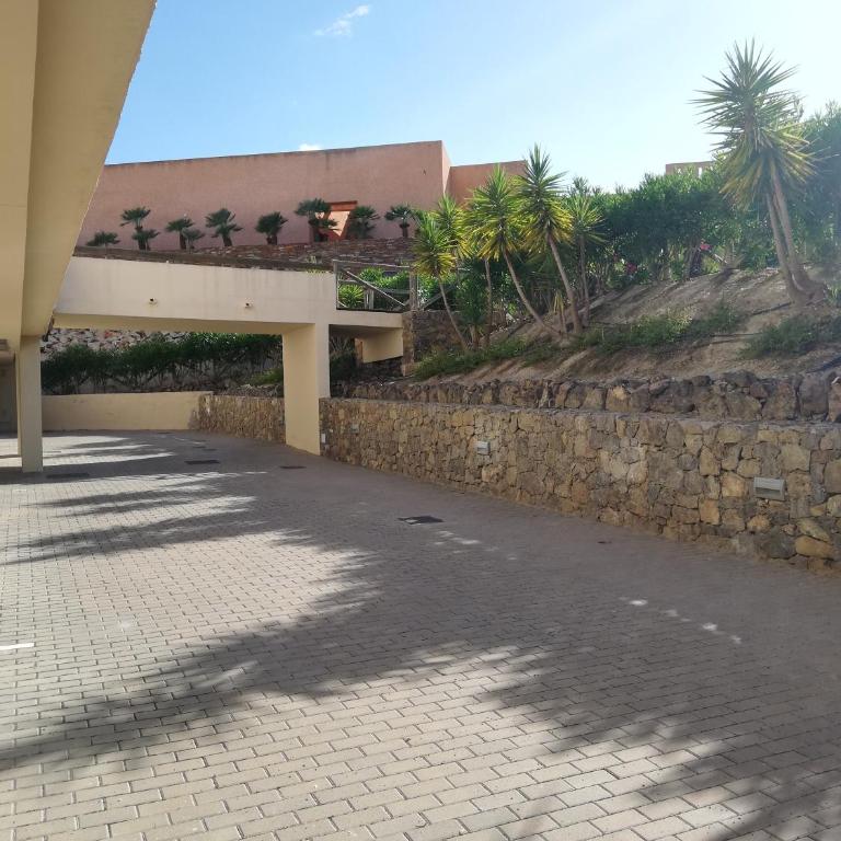 BAJO con JARDÍN PROPIO EN VALLE DEL ESTE GOLF!! - Apartamento de 2 dormitorios - 39