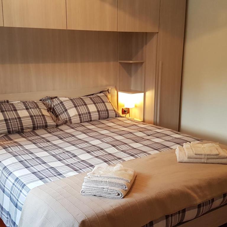Asso Bed & Breakfast - Camera Matrimoniale con Bagno Privato Esterno - 8