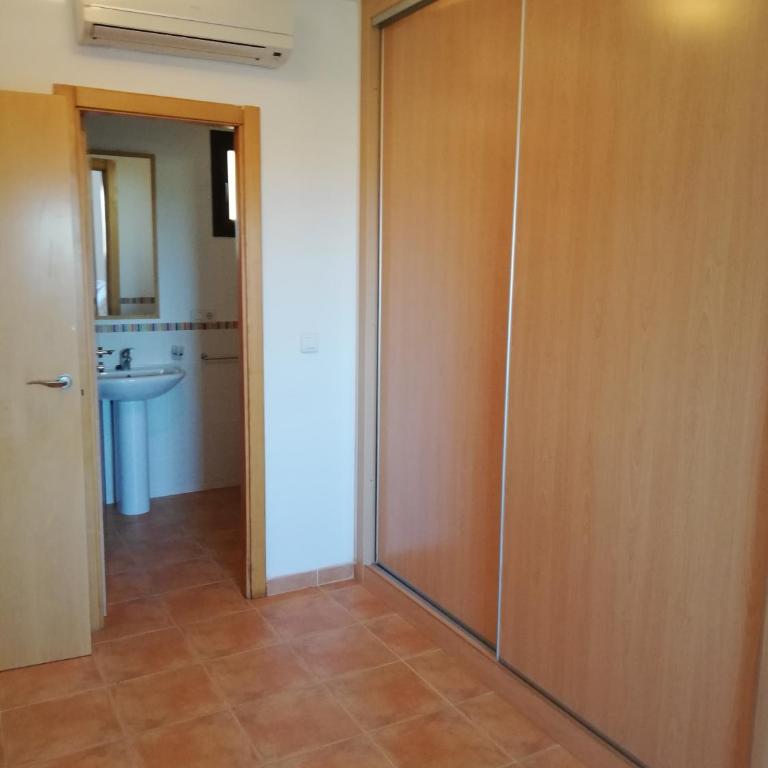 BAJO con JARDÍN PROPIO EN VALLE DEL ESTE GOLF!! - Apartamento de 2 dormitorios - 25