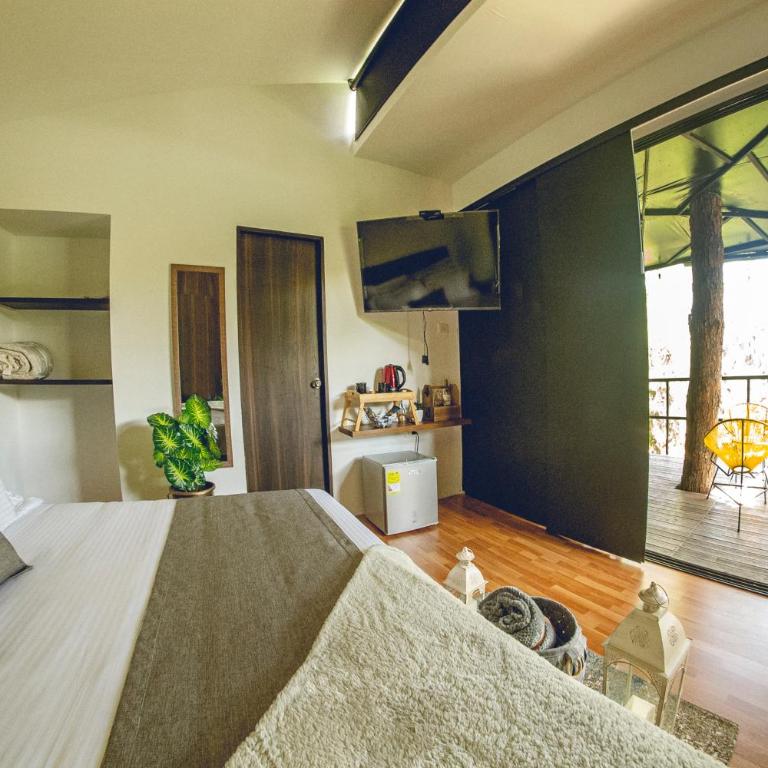 Mumu by Bernalo Hotels - Habitación con cama extragrande y bañera de hidromasaje - 11