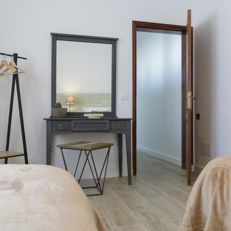 ALIZUTH HOME - Three-Bedroom House - 18