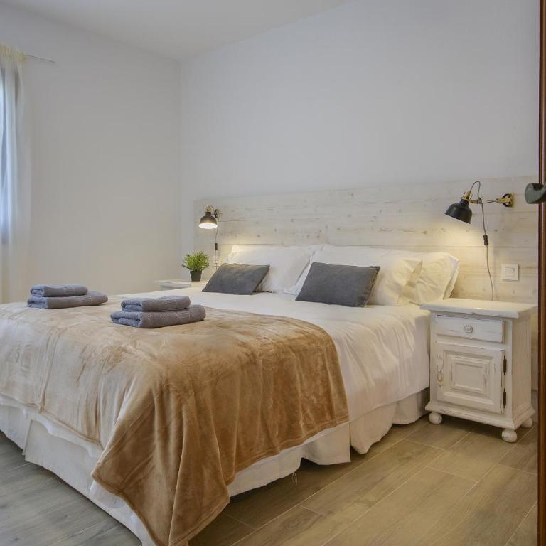 ALIZUTH HOME - Three-Bedroom House - 13