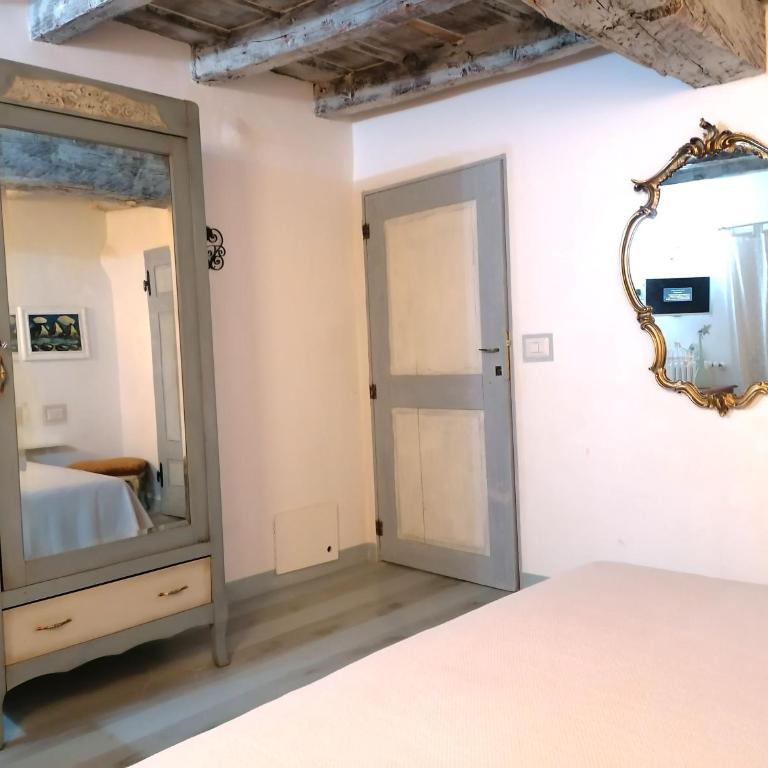 Corte delle Camelie Bed and Breakfast - Double Room with Private Bathroom - 4