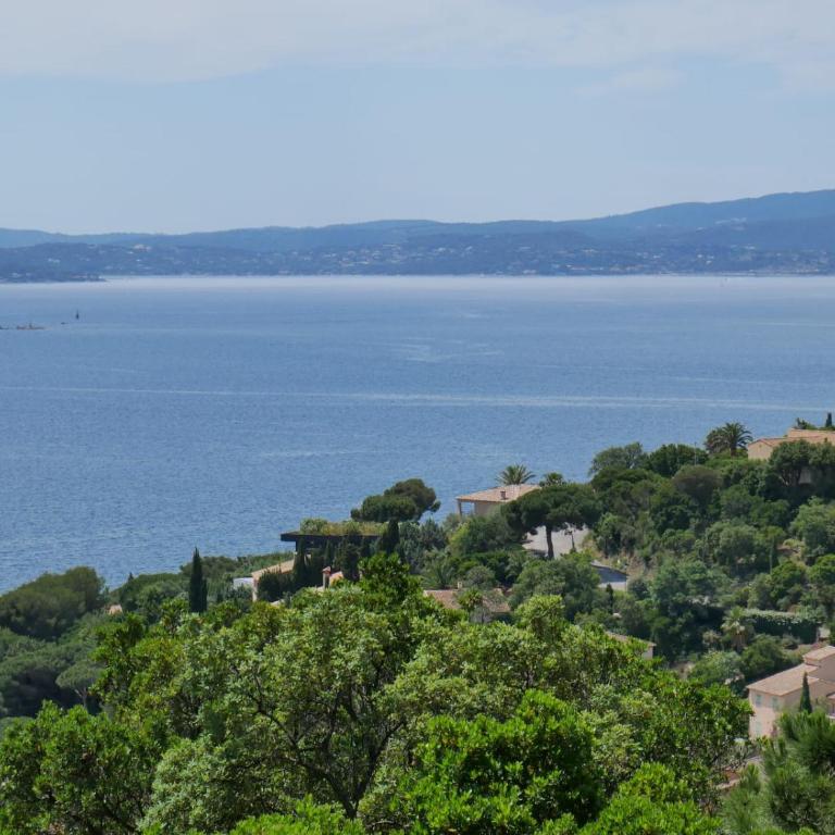 Lou Pei Magnifique vue mer Piscine chauffée 10x5m 5 ch 5sdb - Villa - 10