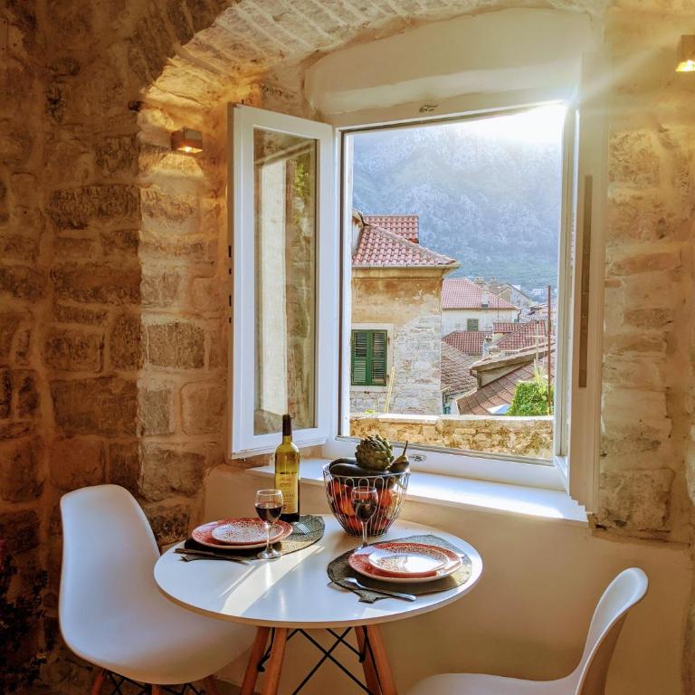 Romantic Rooftop View Hideaway- Old Town Nr 404 - One-Bedroom Apartment - 20