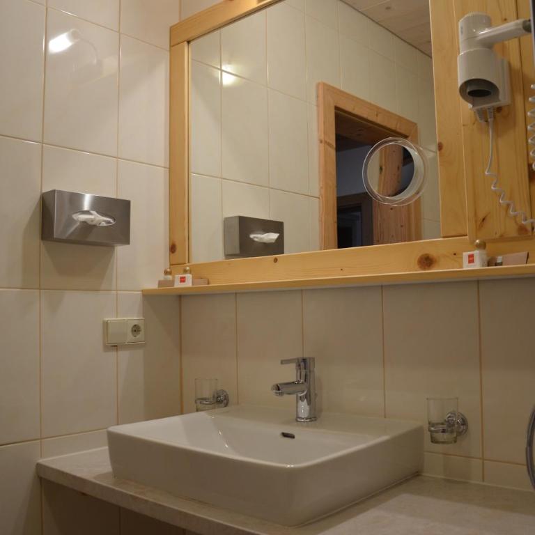 Pension zum Schreiner -Valora- - Suite mit Balkon - 12