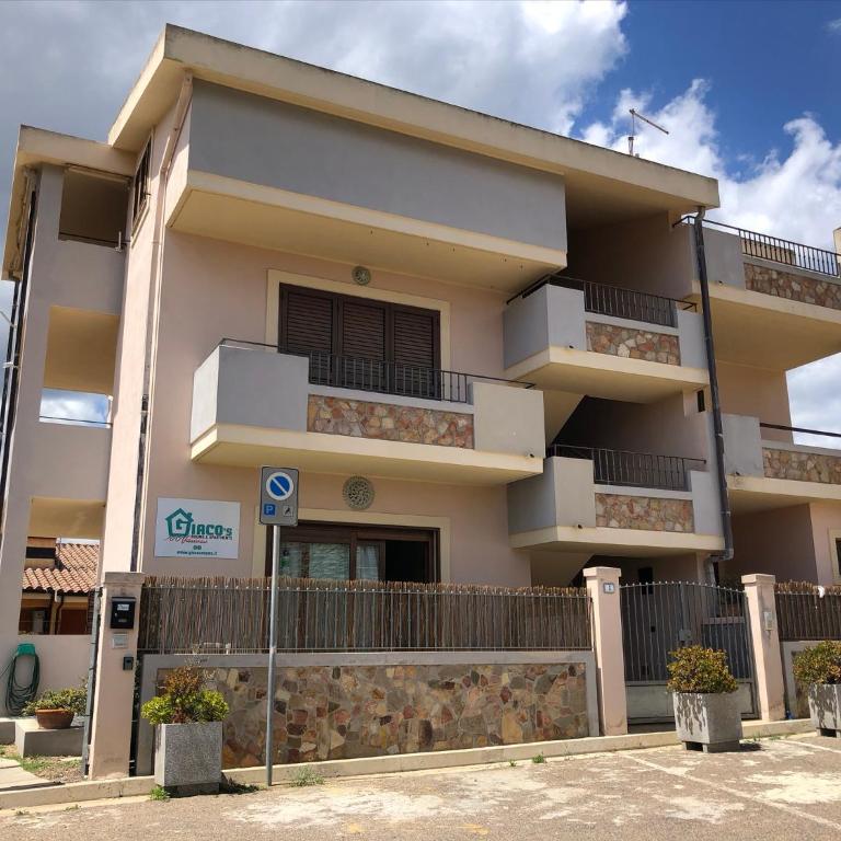 Giaco's Apartments 1 - Two-Bedroom Apartment - 11