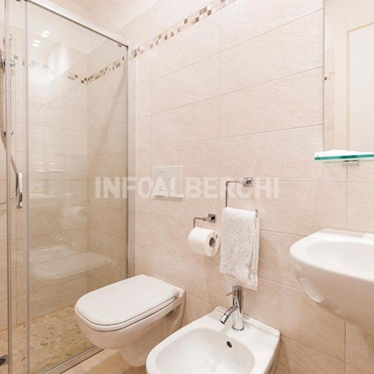 Hotel Villa Aurora - Camera Matrimoniale/Doppia con Letti Singoli con Balcone - 1