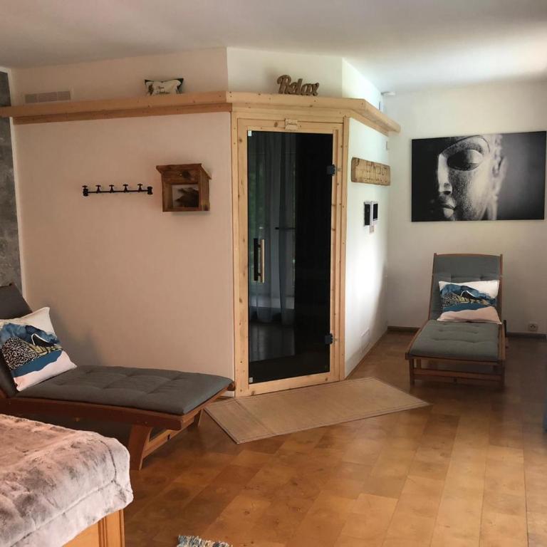 Pool, Pokale, Sauna, Billard, Kirche u. viel Natur - Villa - 26