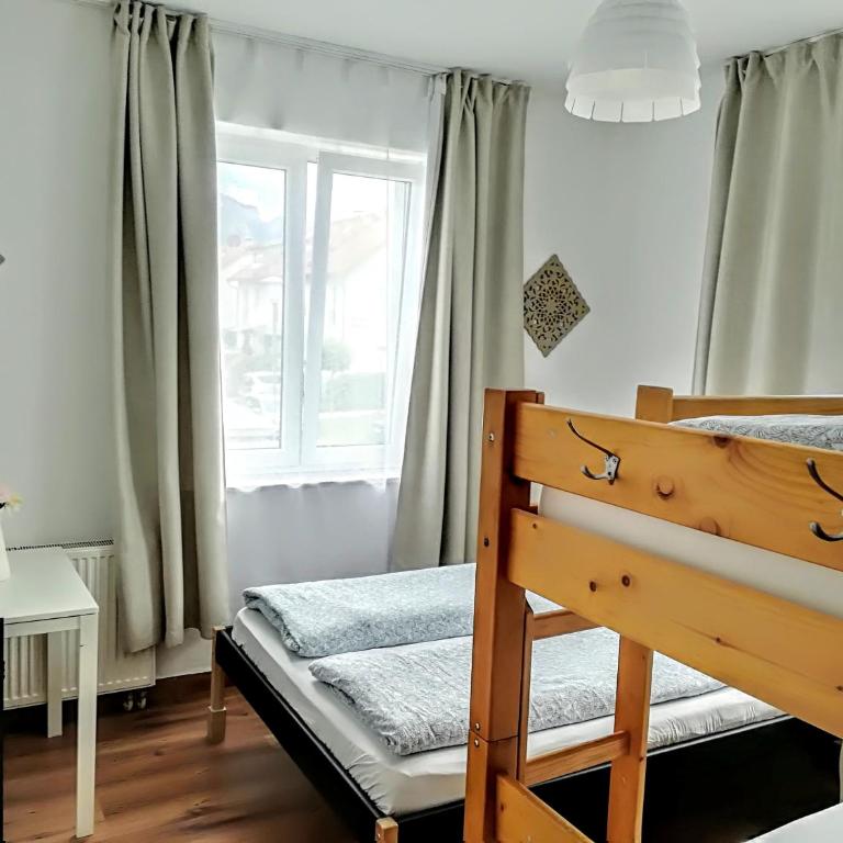 House LA Neuschwanstein Blick - Budget City Hotel - Familienzimmer mit Bad - 5